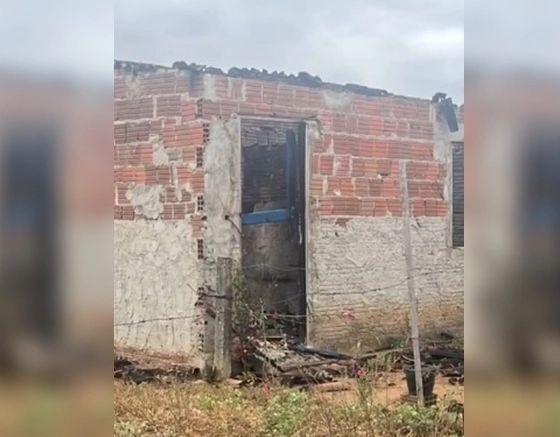 Mulher se junta com amante e filho para matar namorado na Bahia; todos estão presos