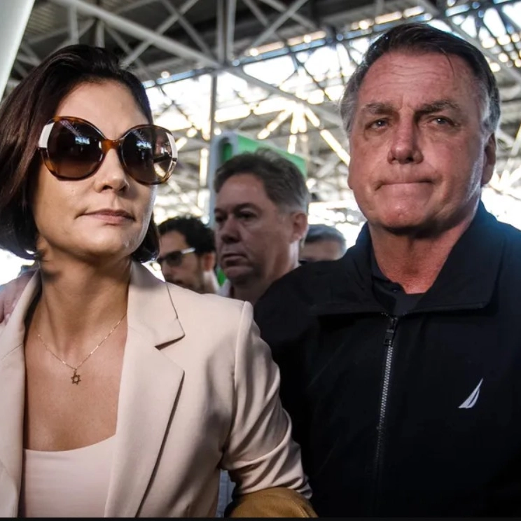 Michelle Bolsonaro recebe autorização do STF para visitar o ex-presidente neste domingo