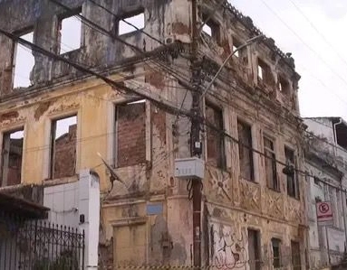 Risco de desabamento: ruas de bairros históricos de Salvador são interditadas