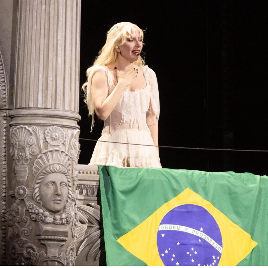 Em apresentação no Rio, Lady Gaga se emociona e faz declaração aos fãs brasileiros: 'Obrigada, Brasil'