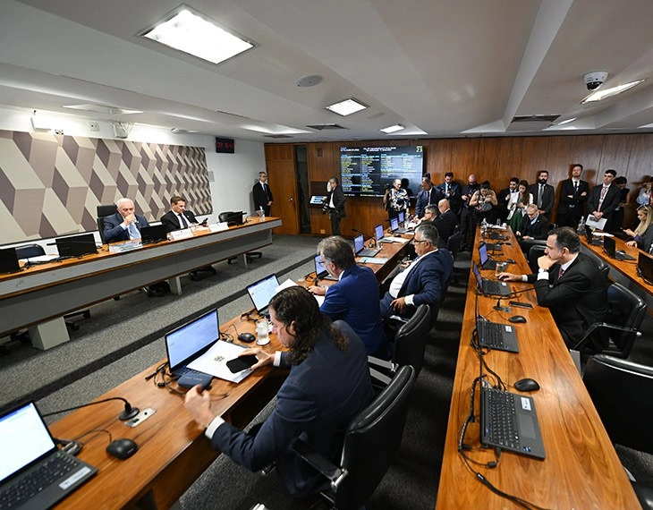 CCJ aprova PL da Dosimetria e texto será votado pelo Plenário