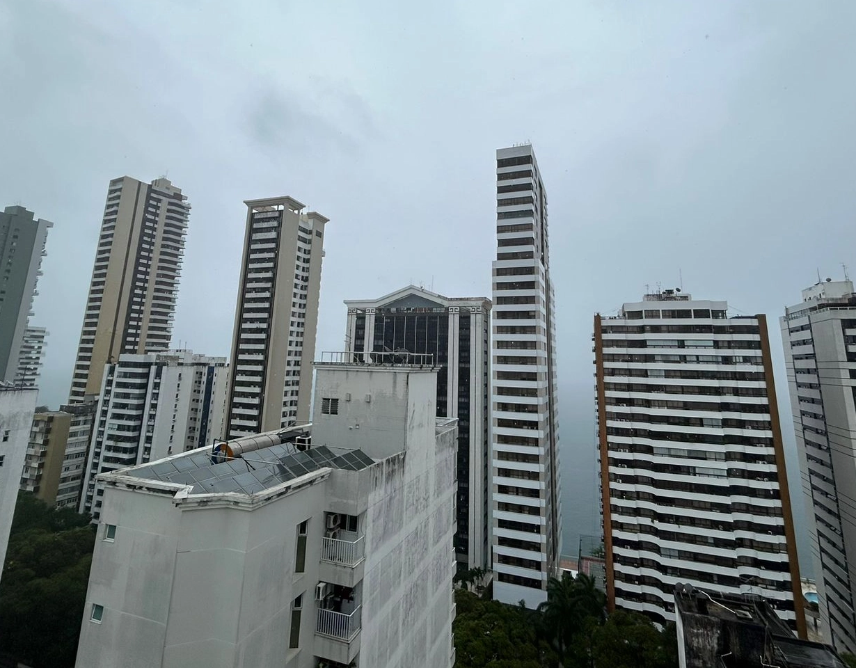 Vai continuar chovendo? Veja como fica a previsão do tempo em Salvador nesta semana