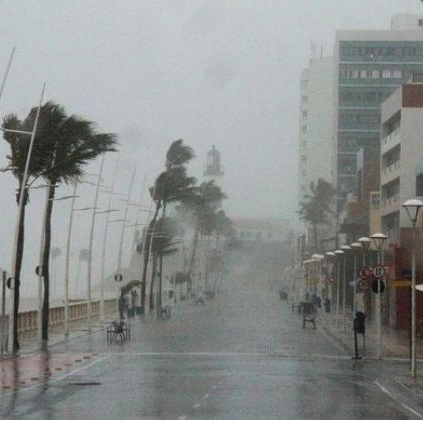Ventos fortes atingem Salvador e litoral entra em alerta