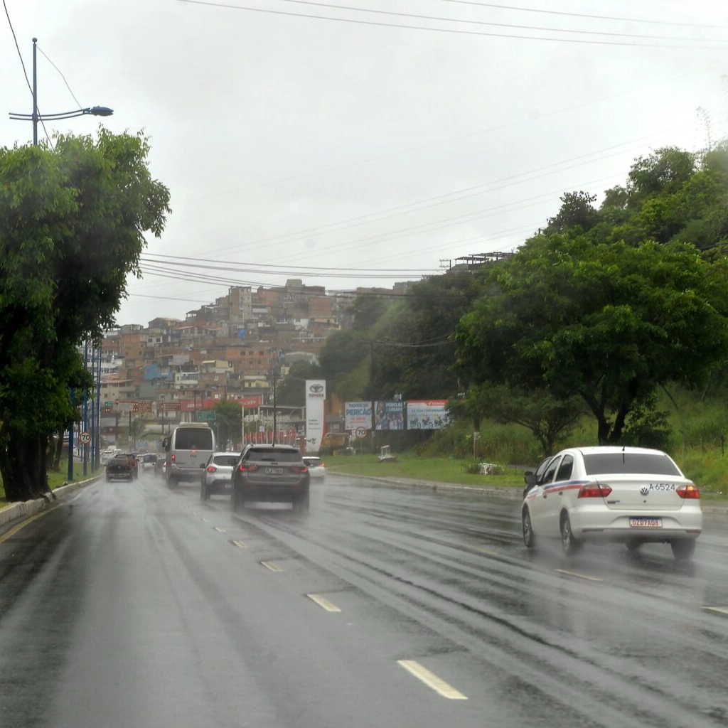 Frente fria deve atingir Salvador, segundo a Codesal; Salvamar alerta a população