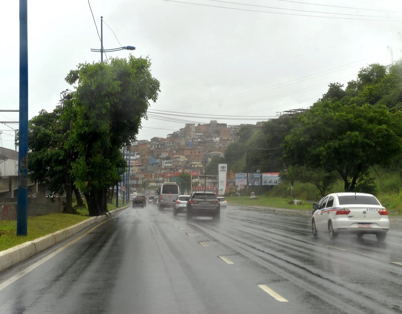 Frente fria traz chuvas intensas para a Bahia