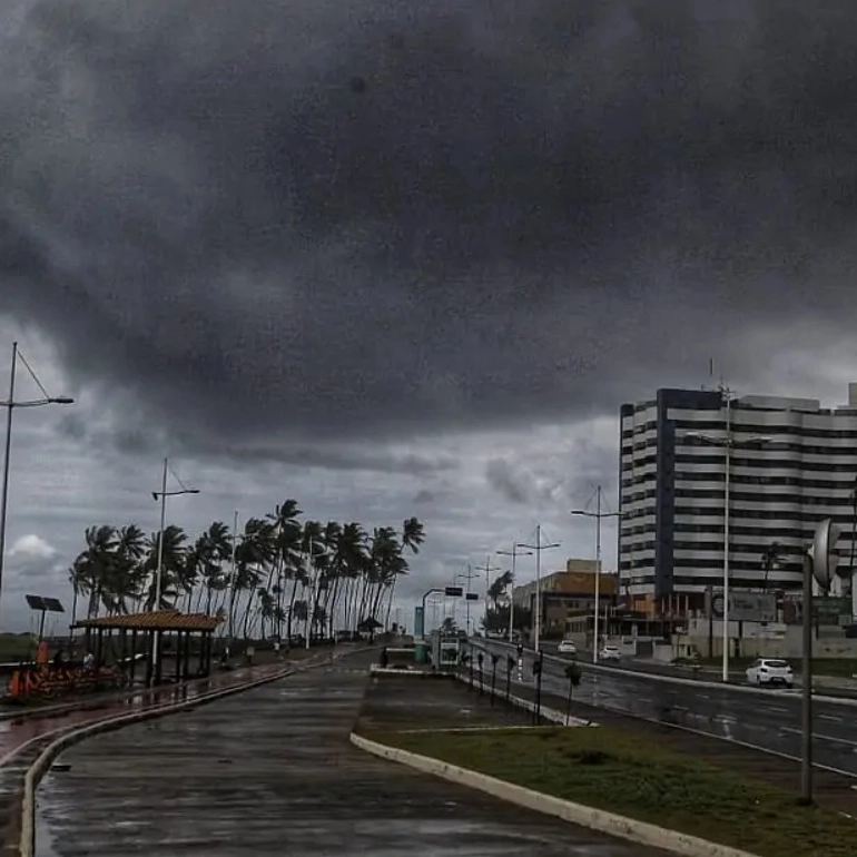 Chuvas e ventos fortes vão atingir diversas cidades na Bahia; veja quais