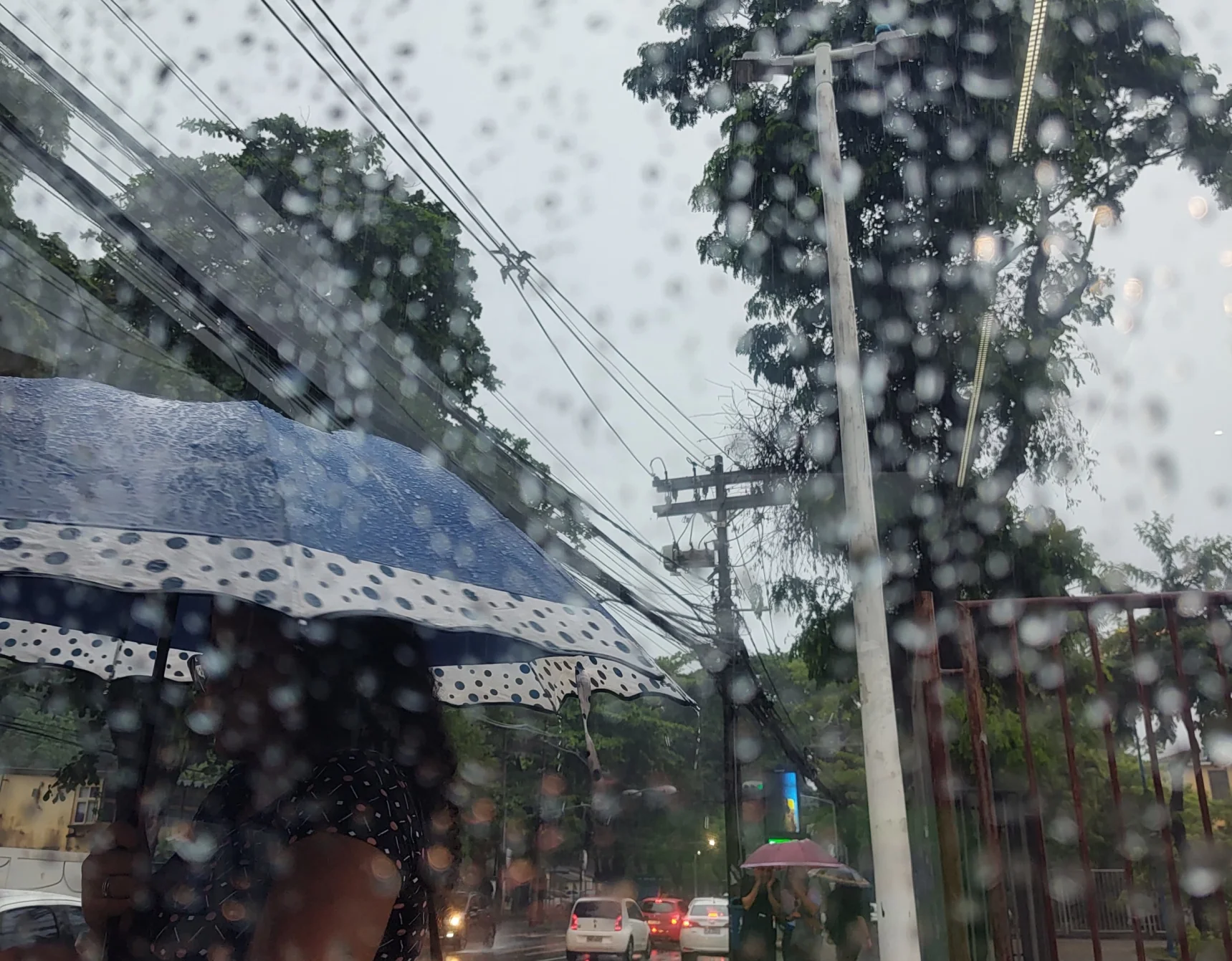 Salvador amanhece com chuva forte neste domingo; média já é quase o triplo do esperado