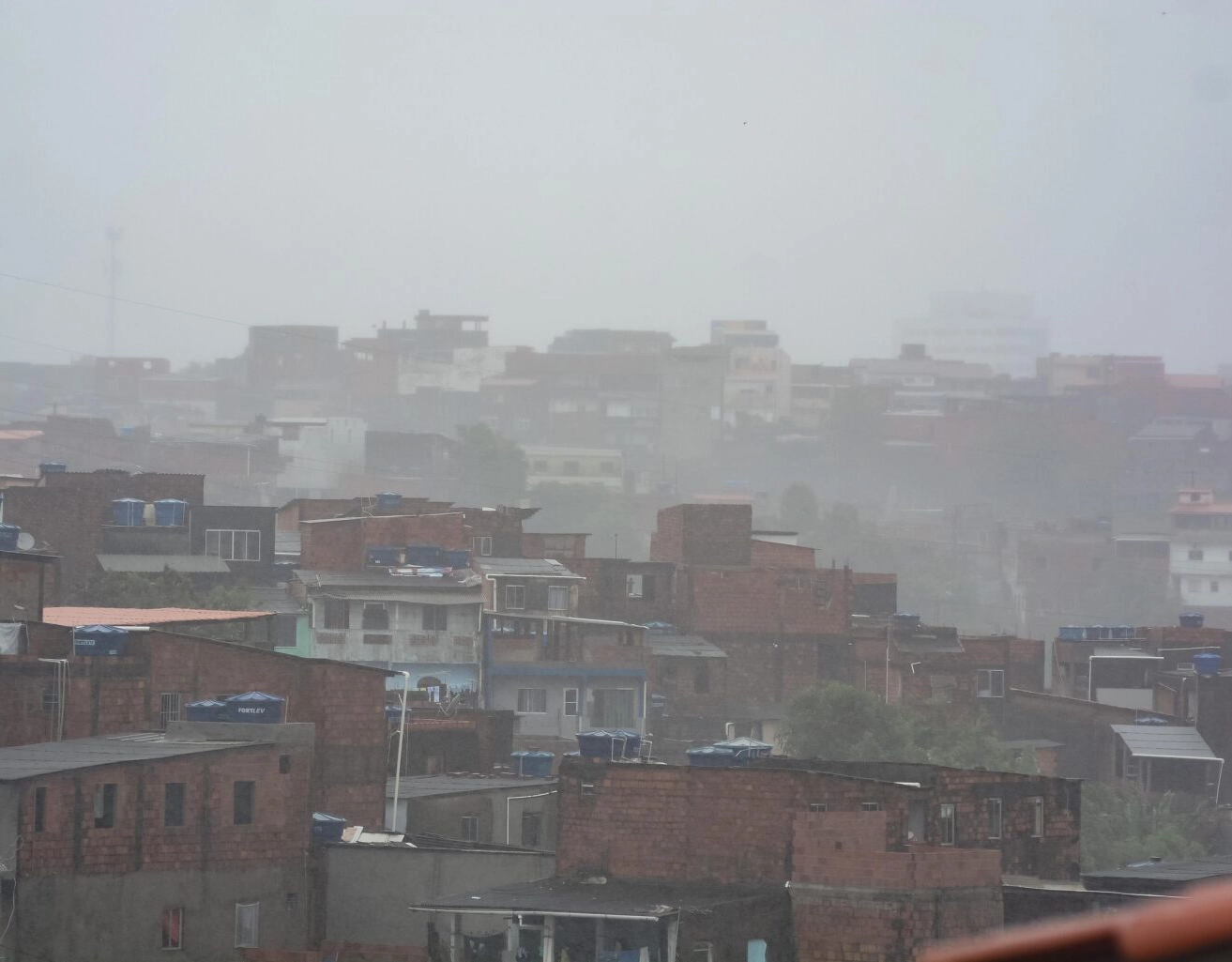 Chuva deixa 122 cidades baianas em alerta