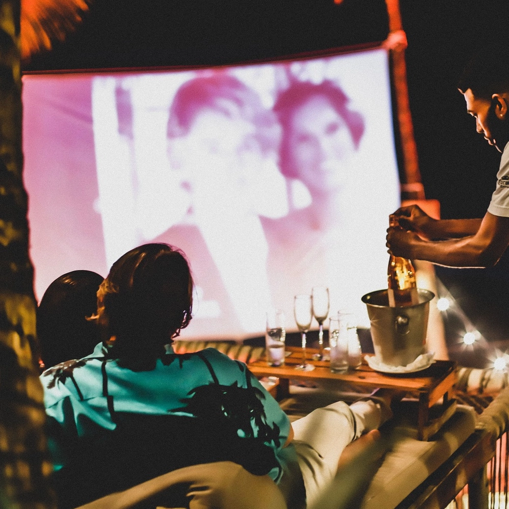 Blue Praia Bar promove nova temporada de exibição de clássicos do cinema