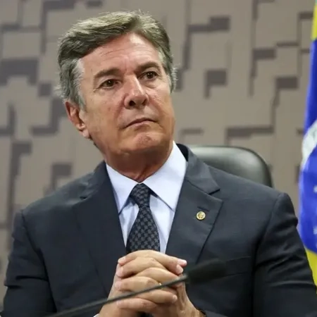 Ministro Alexandre de Moraes concede prisão domiciliar a Fernando Collor de Mello