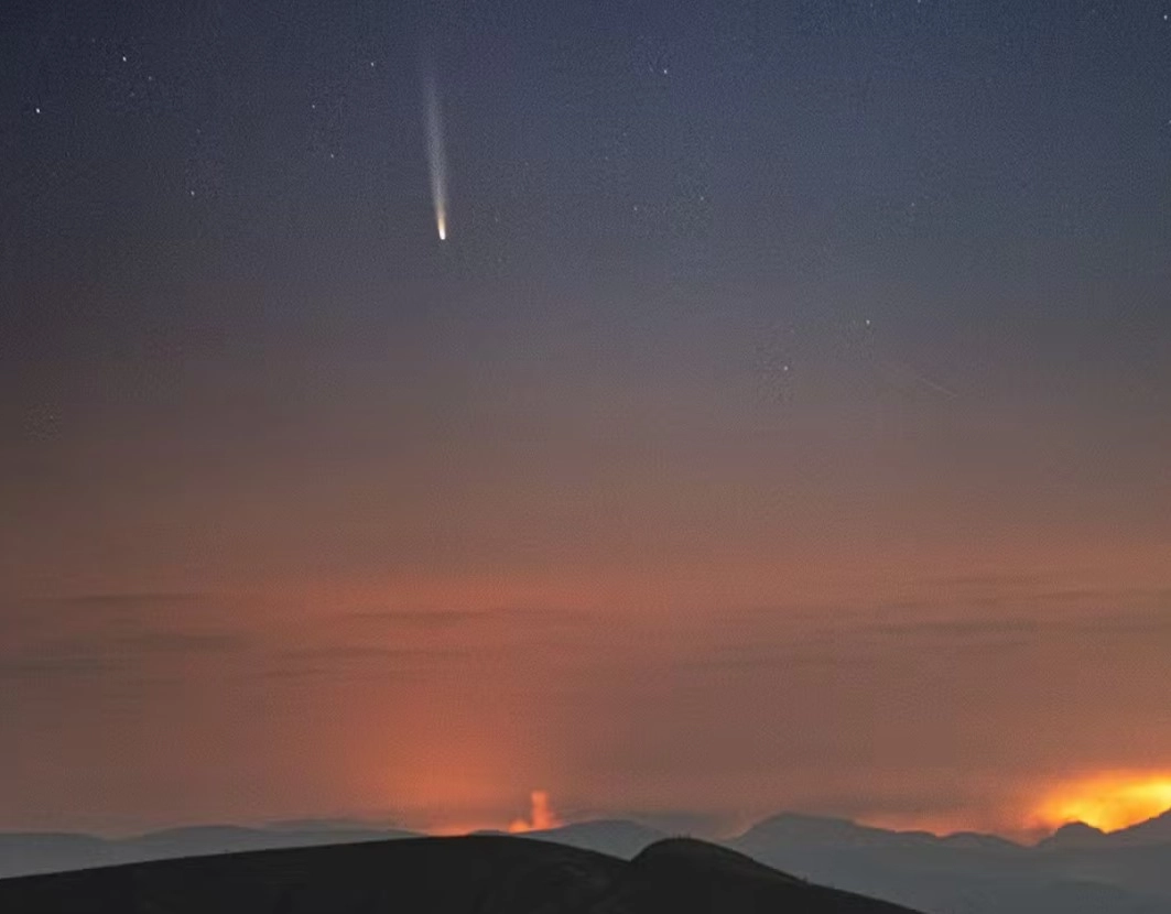 'Cometa do Século' pode ser visto hoje no Brasil