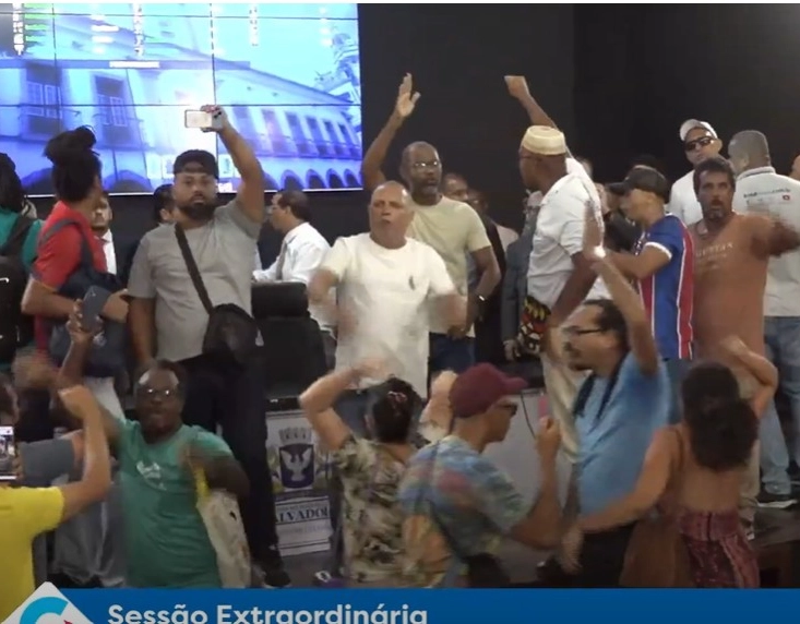 Briga, invasão e agressões a vereadores: sessão na Câmara de Salvador termina em tumulto; vídeo