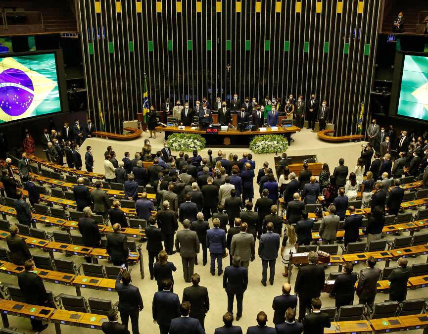 Congresso impõe impacto fiscal de R$ 106 bilhões em 2025 e amplia gastos públicos