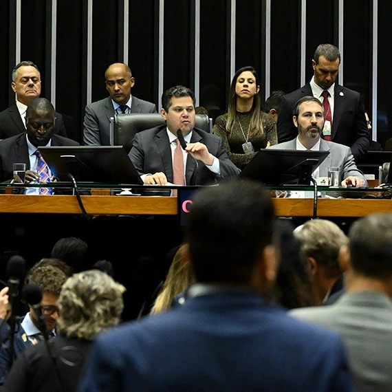 Congresso aprova Orçamento de 2026 com R$ 61 bilhões reservados para emendas parlamentares
