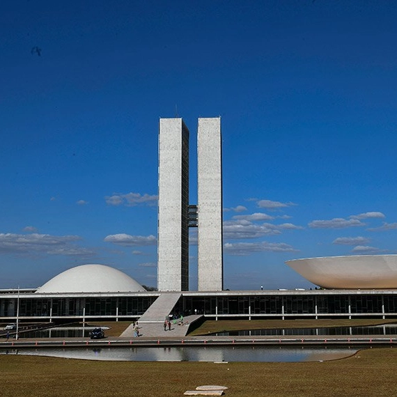 Votação do Orçamento de 2026 é adiada para sexta-feira