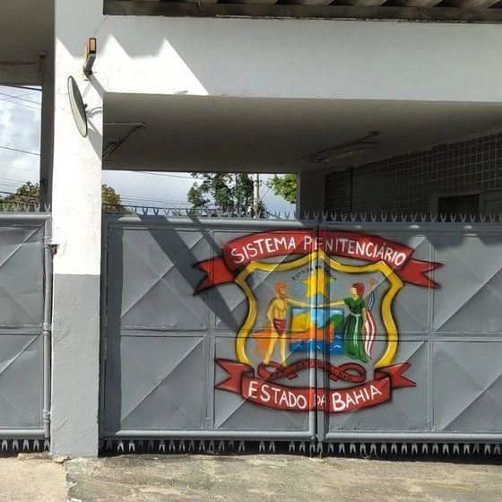 Homem foge do presídio de Salvador durante banho de sol