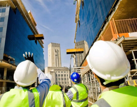 Construtora abre mais de 100 vagas para construção civil