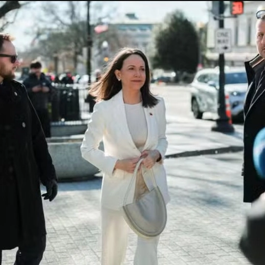 María Corina Machado chega à Casa Branca para reunião com Donald Trump