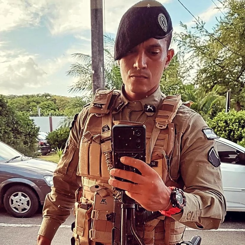 Soldado que se envolveu em polêmica em Podcast desabafa na internet