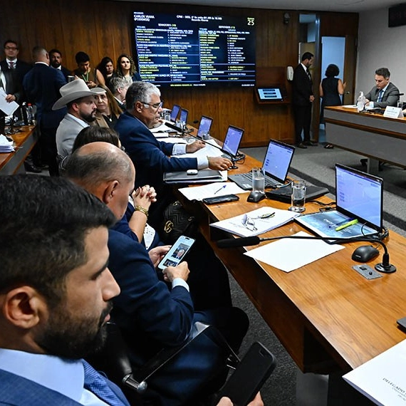 Assista: bate-boca entre parlamentares marca sessão da CPMI do INSS