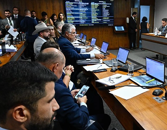 Assista: bate-boca entre parlamentares marca sessão da CPMI do INSS