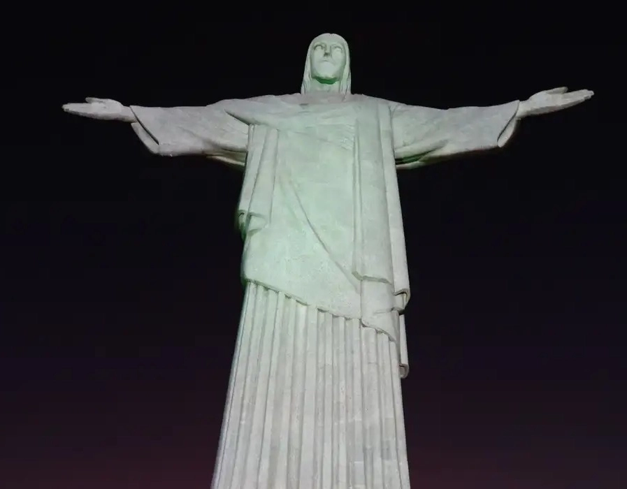 Cristo Redentor é o destino mais procurado do Brasil entre turistas internacionais em 2025