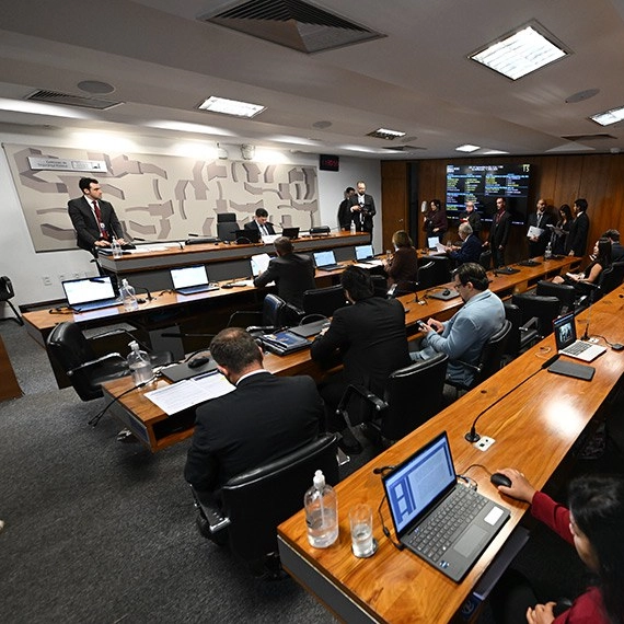 Senado discute projeto que garante tratamento de saúde a presos dependentes de drogas