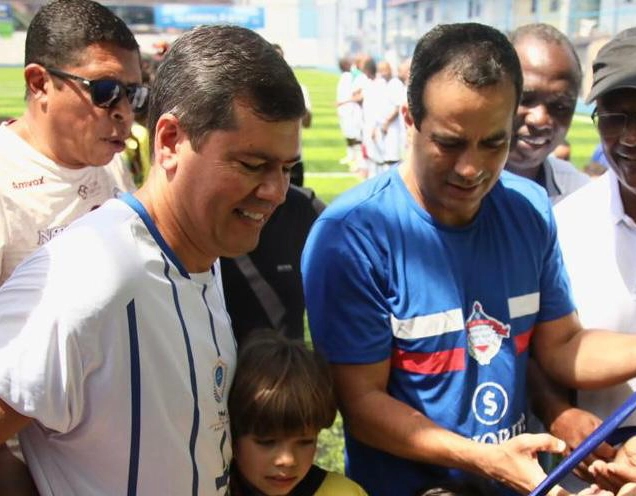 Vereador comemora inauguração de arena esportiva e anúncio de construção de unidades habitacionais em Salvador