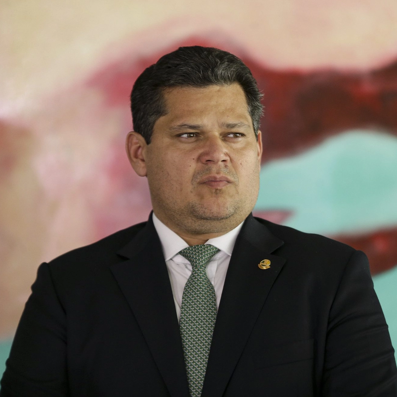 Alcolumbre responde carta de Jorge Messias e diz que sabatina ocorrerá no momento oportuno