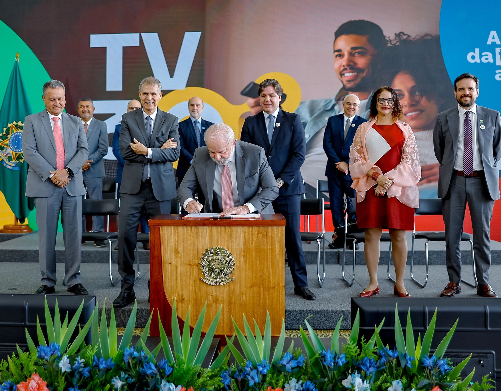 Lula regulamenta TV 3.0: saiba o que muda na televisão aberta do Brasil