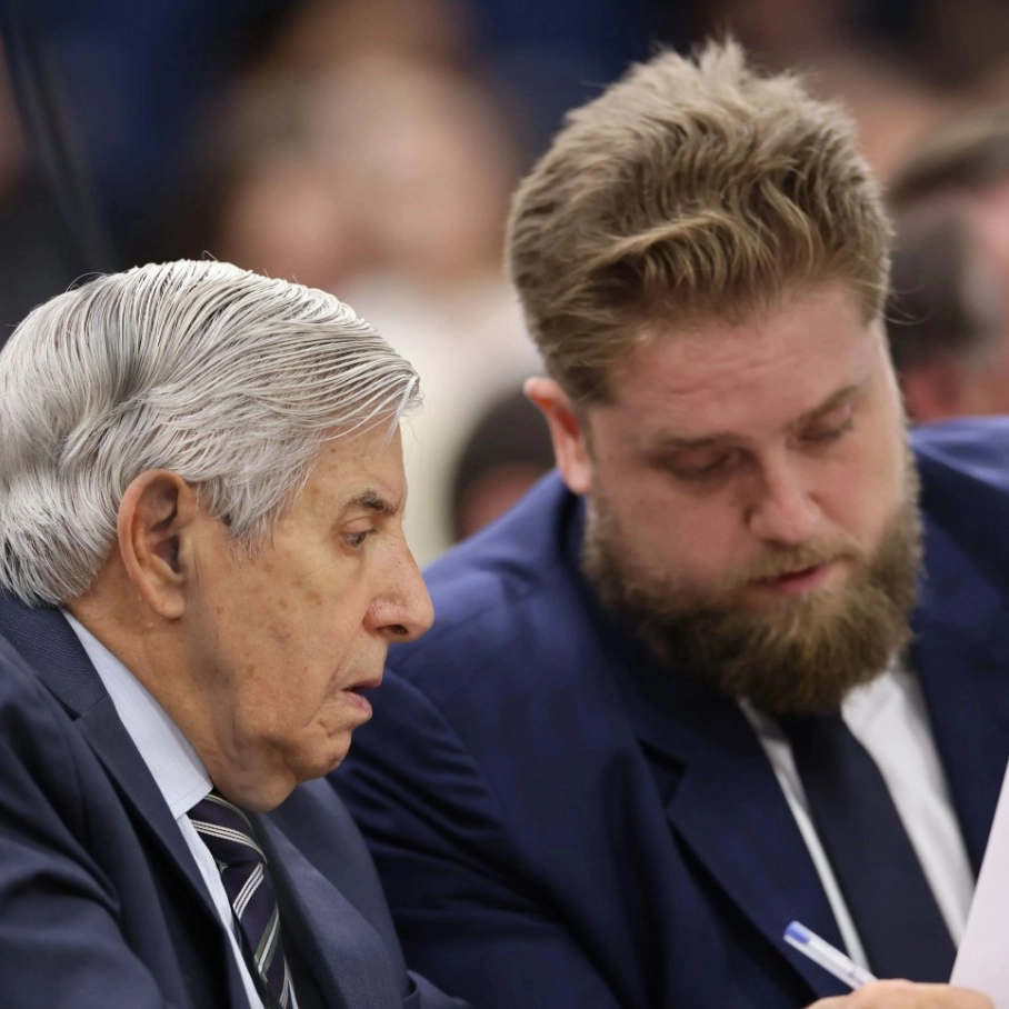 PF recolhe passaportes de Augusto Heleno após autorização de prisão domiciliar