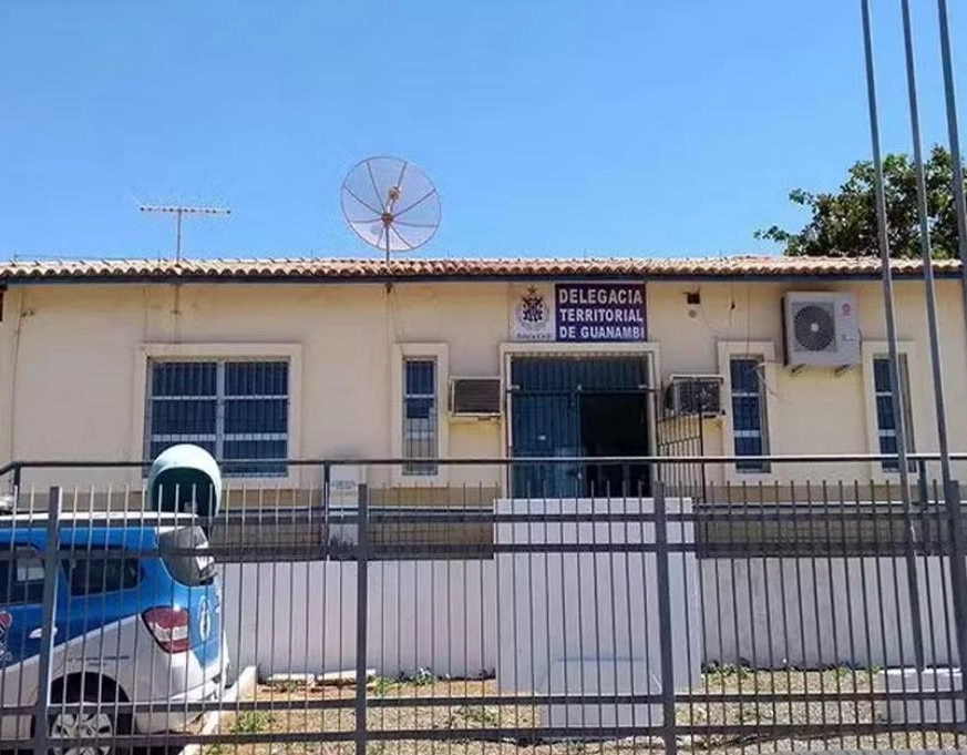 Professor é preso por suspeita de importunação sexual contra aluno de 14 anos