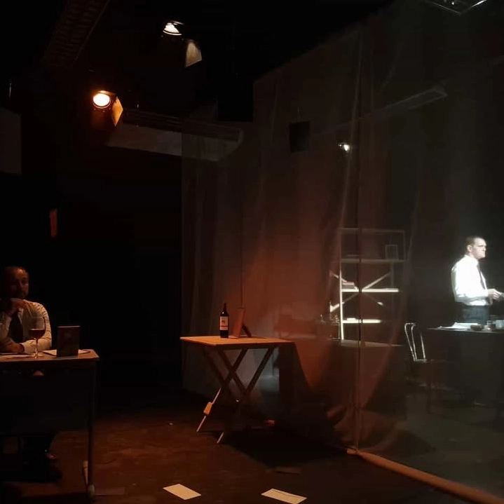 Goethe-Institut Salvador Bahia abre a agenda teatral de 2026 com estreia do espetáculo 'Destinatário Desconhecido'