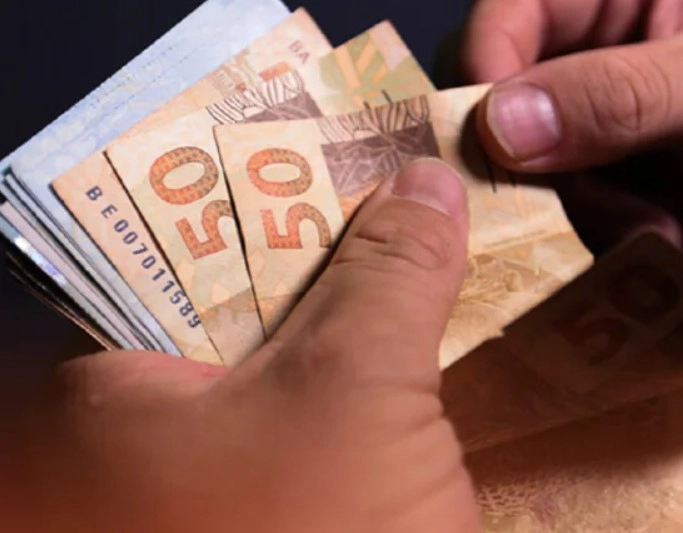 Governo oficializa aumento do salário mínimo no Diário Oficial