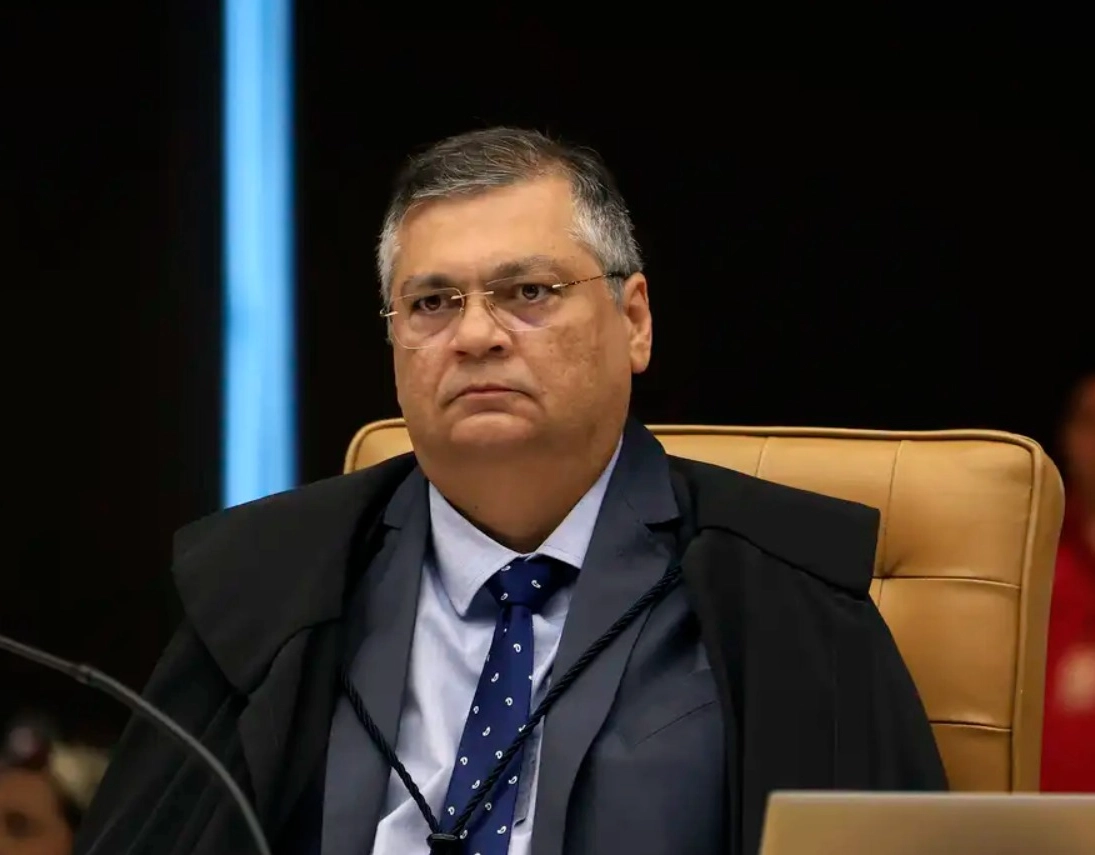 Passageira tenta agredir ministro do STF em voo