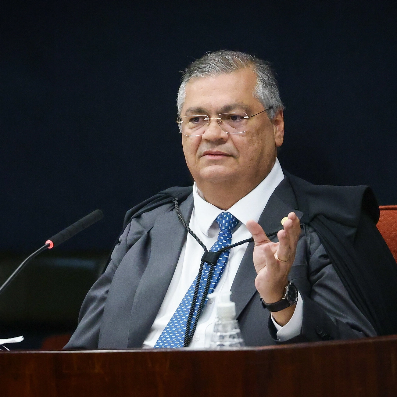 Flávio Dino acompanha Moraes e vota por condenar Bolsonaro no STF por tentativa de golpe