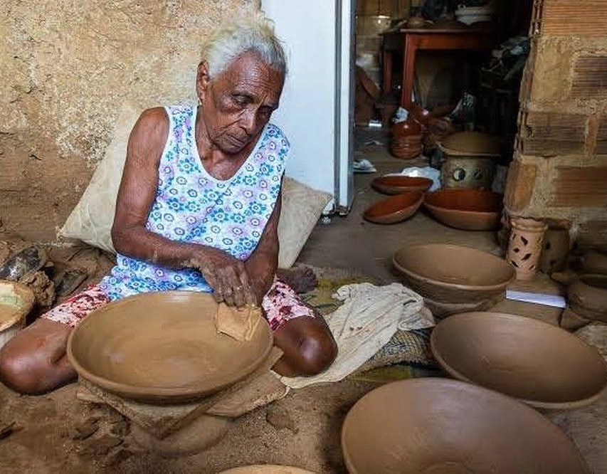 Morre aos 104 anos a ceramista e sambadeira Dona Cadu