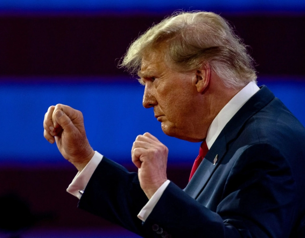 Donald Trump tem a pior taxa de aprovação em oito décadas, revela pesquisa