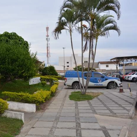 Homem é preso suspeito de matar o filho de 4 anos a marteladas na Bahia