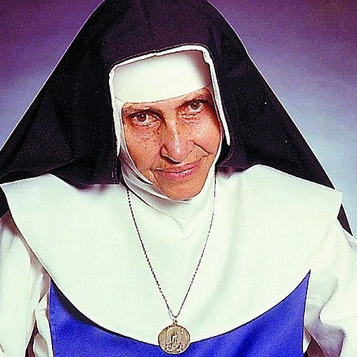 Aeroporto de Salvador recebe imagem peregrina de Santa Dulce dos Pobres