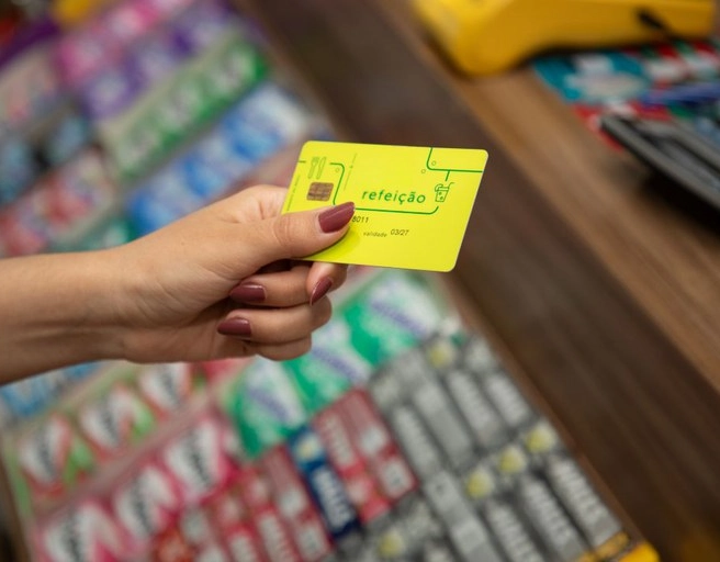 Empresas de vale-alimentação ameaçam acionar Justiça contra novas regras do governo