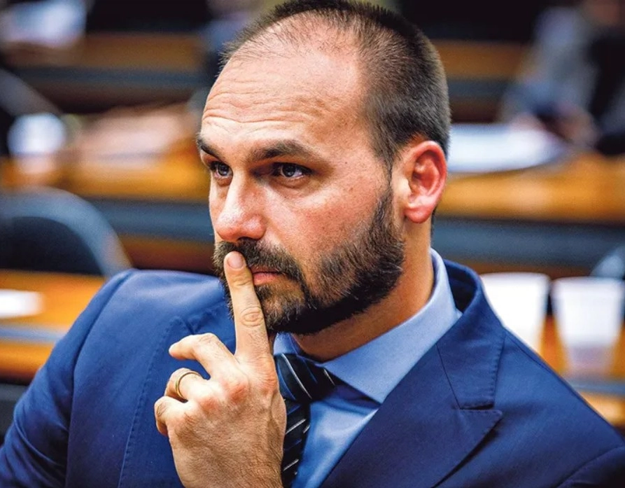 Câmara declara perda de mandato de Eduardo Bolsonaro e Alexandre Ramagem