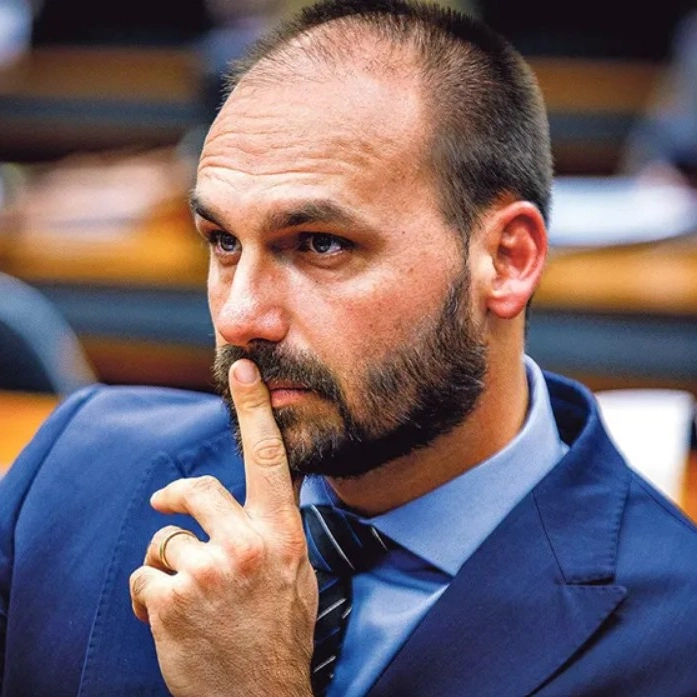 Câmara declara perda de mandato de Eduardo Bolsonaro e Alexandre Ramagem