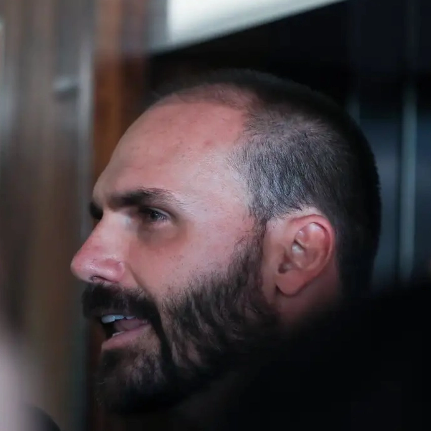 PL oficializa Eduardo Bolsonaro como líder da Minoria na Câmara