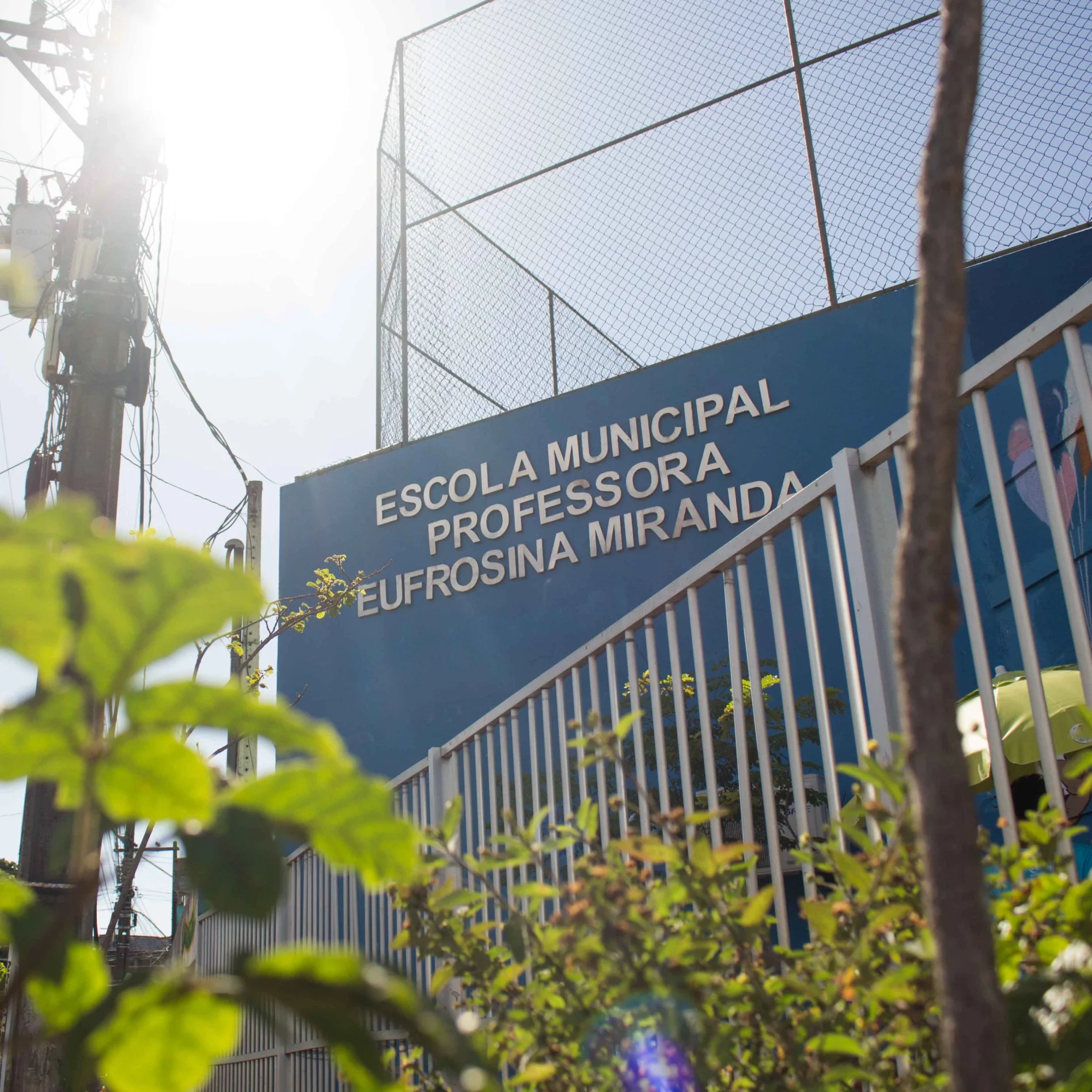 Chuva forte em Salvador deixa milhares de alunos sem aula