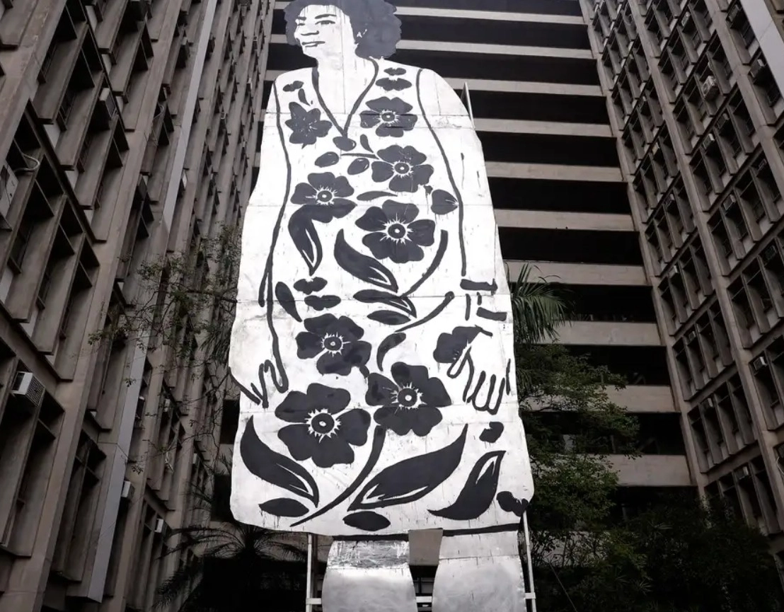 Escultura de Marielle Franco com 11 metros de altura é inaugurada no RJ