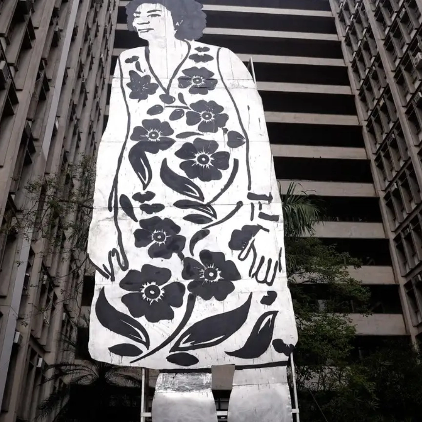 Escultura de Marielle Franco com 11 metros de altura é inaugurada no RJ