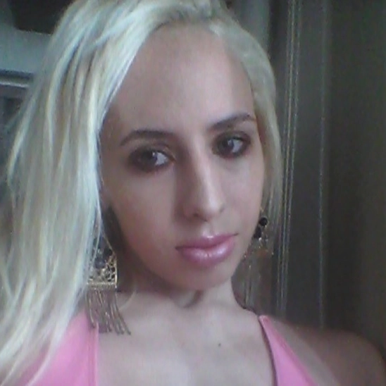 Conhecida como 'Lady Gaga', mulher é presa por stalking contra colegas de faculdade, em Salvador