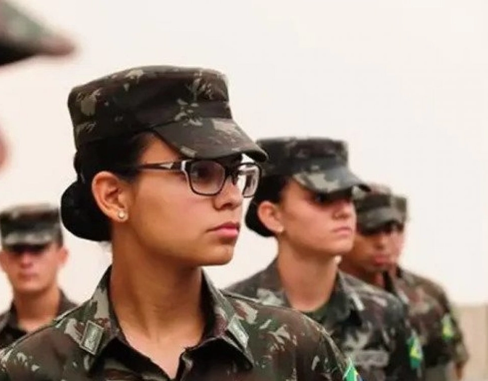 Mais de 25 mil mulheres já se alistaram no serviço militar