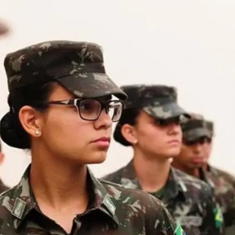 Mais de 25 mil mulheres já se alistaram no serviço militar